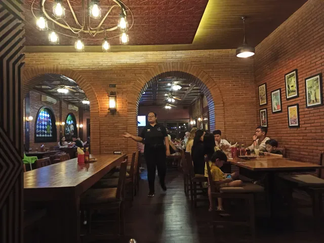 Arena Pub & Restaurant