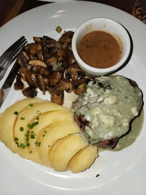 Arena Pub & Restaurant