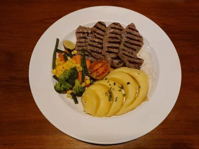 Arena Pub & Restaurant