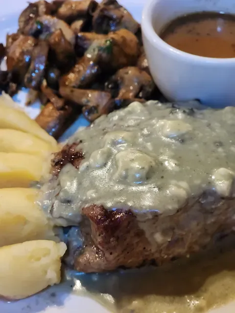 Arena Pub & Restaurant