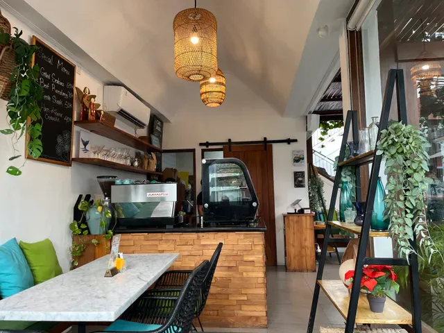 Cafe Akaya