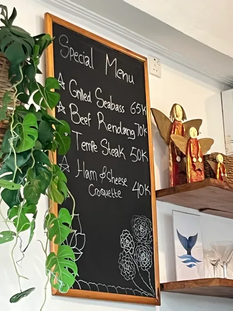 Cafe Akaya