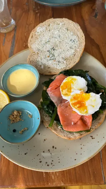 Cafe Akaya