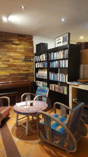GORO GORO CAFE & KITCHEN