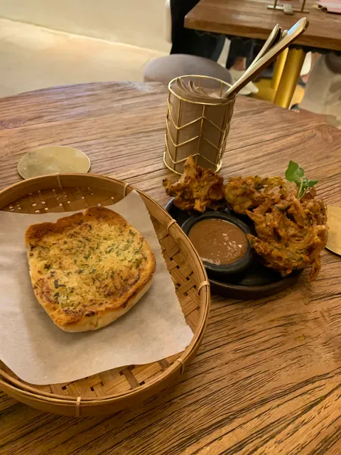 Jhoii Local Eats