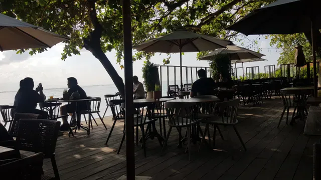 Kayumanis Seaside Restaurant Sanur