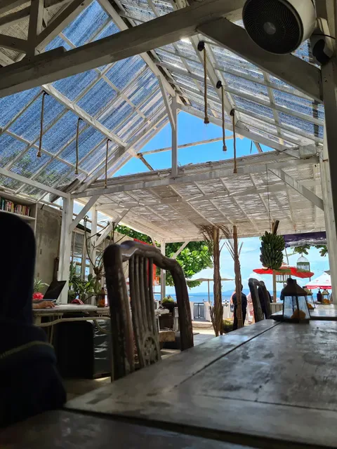 Lemo Beach Cafe by Malaika
