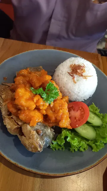Lunga Eatery & Coffee