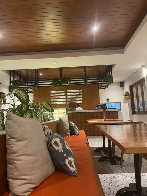 Lunga Eatery & Coffee