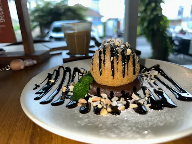 Lunga Eatery & Coffee