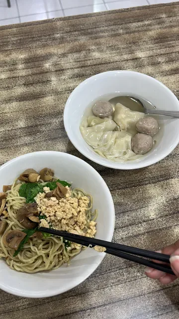 Mie Bandung Sesetan, Cabang Teuku umar