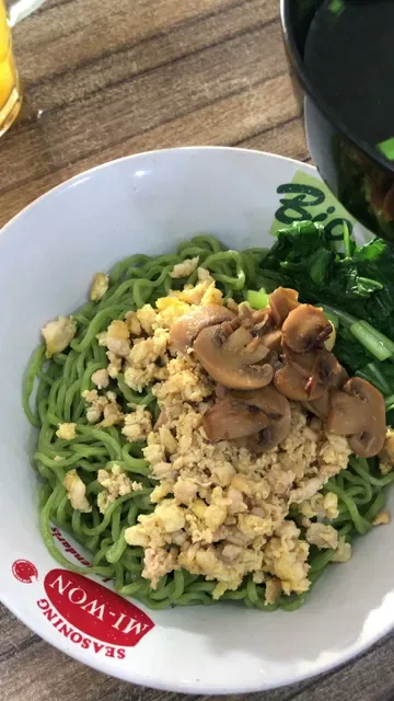 Mie Bandung Sesetan, Cabang Teuku umar