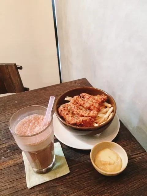 Milestone Waffle & Coffee