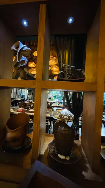 Retro Kitchen and Bar