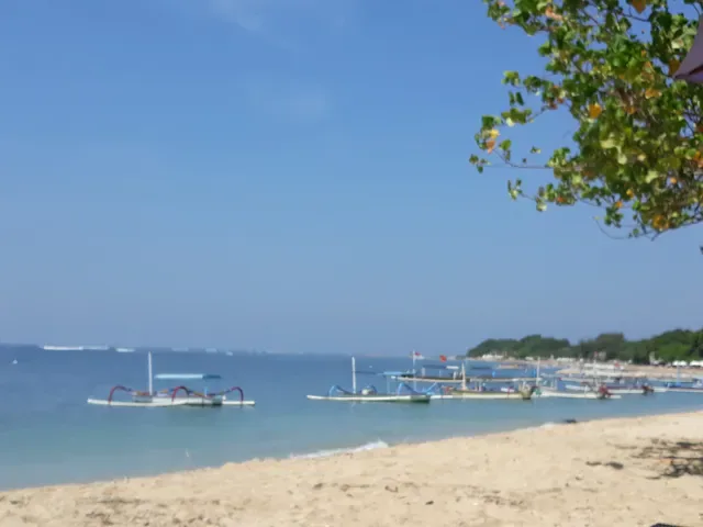 Tootsie Beach Bar & Restaurant