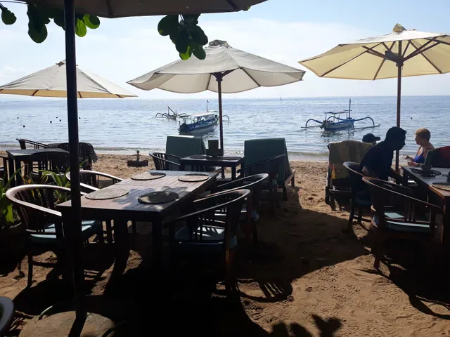Tootsie Beach Bar & Restaurant