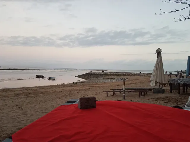 Tootsie Beach Bar & Restaurant