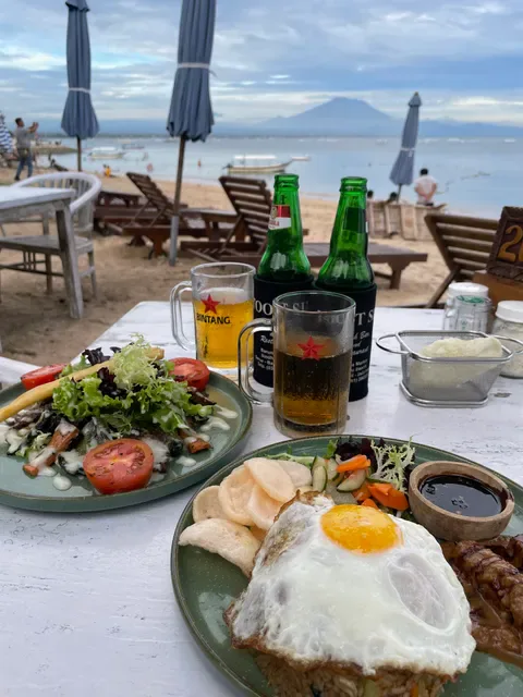 Tootsie Beach Bar & Restaurant