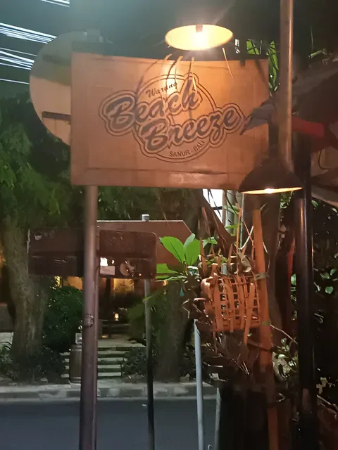 Warung Beach Breeze