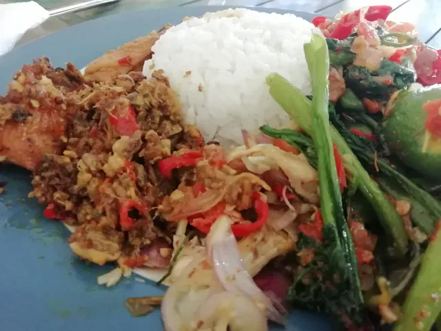 Warung Nasi Ayam Ibu Oki