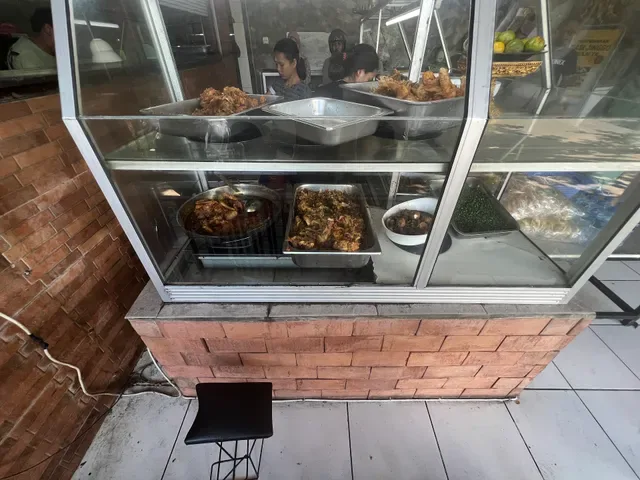 Warung Nasi Ayam Ibu Oki