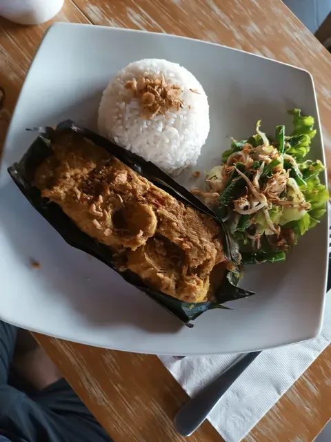 Warung Pengkola