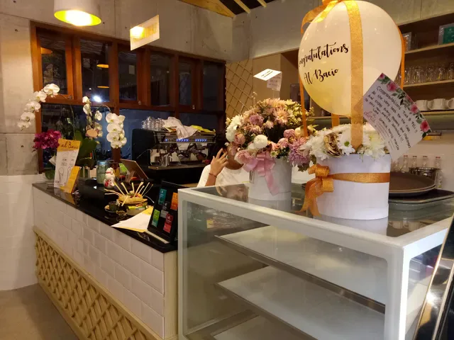 Al Bacio Gelato & Cafe