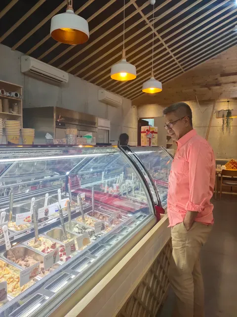 Al Bacio Gelato & Cafe