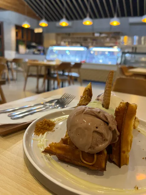 Al Bacio Gelato & Cafe