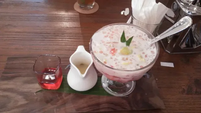 Logo House Fashion & Cafe Bali