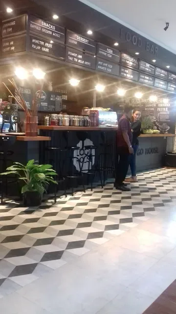 Logo House Fashion & Cafe Bali