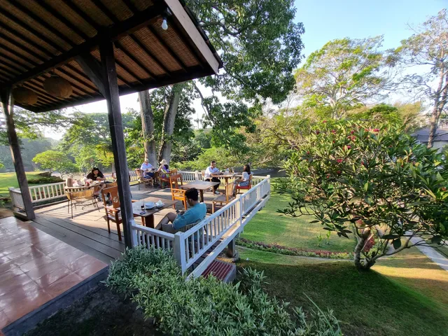 Margot Riverside Restaurant