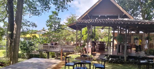Margot Riverside Restaurant