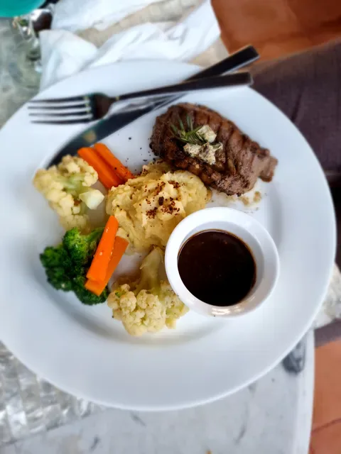 Margot Riverside Restaurant