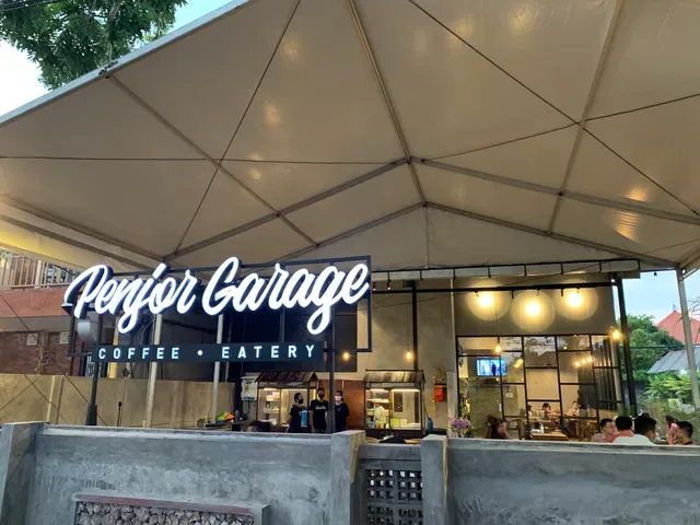 Penjor Garage Cafe