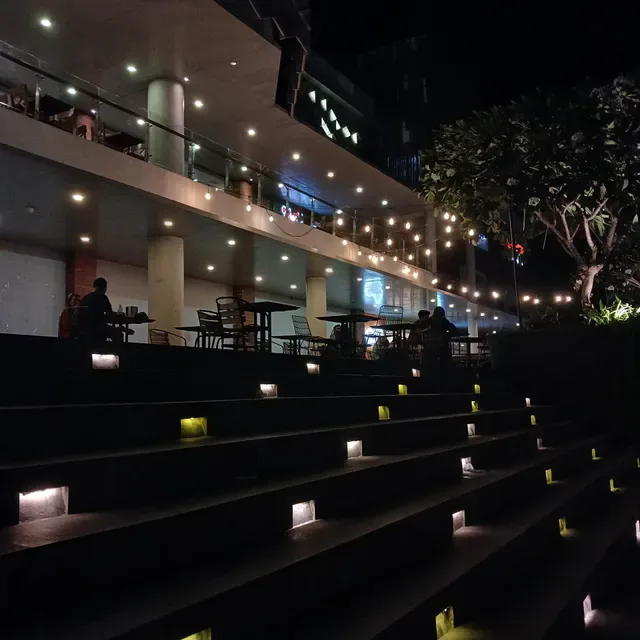 Plaza Renon