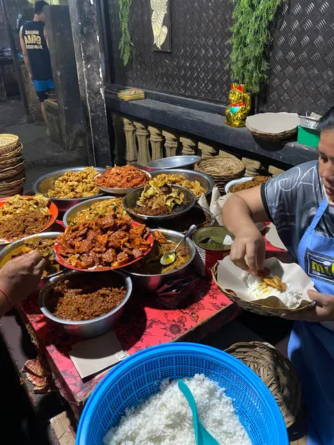 Warung Nasi Men Lotri