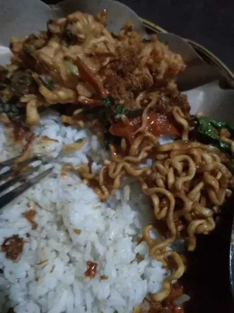 Warung Nasi Men Lotri