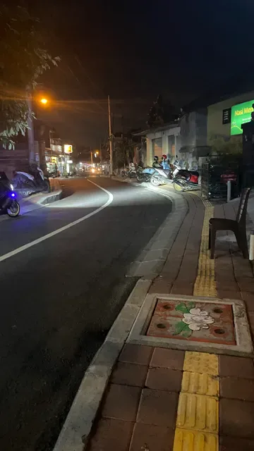 Warung Nasi Men Lotri