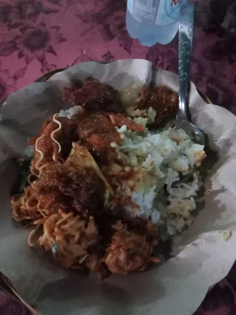 Warung Nasi Men Lotri