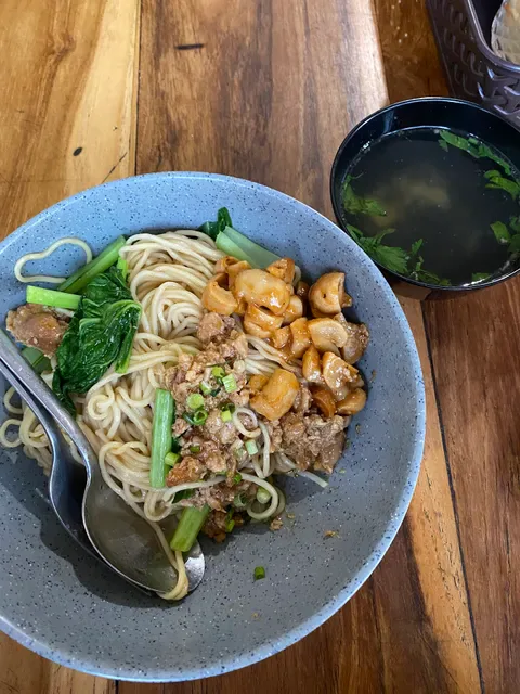 Mie Ayam Jakarta Terang Bulan & Martabak Telur