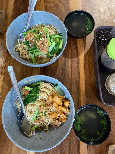Mie Ayam Jakarta Terang Bulan & Martabak Telur