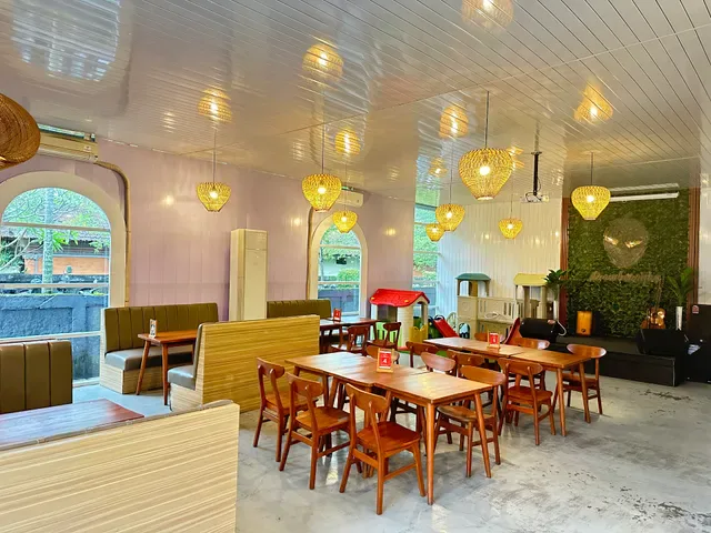 Strawberryku Resto & Coffee