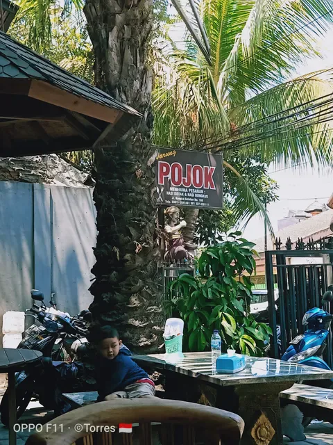 Warung Pojok