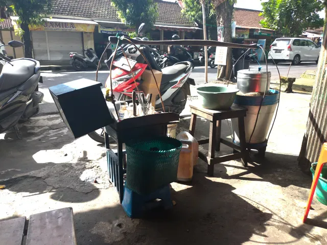 Es Waneng