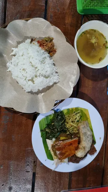 Nasi Babi Guling Malam