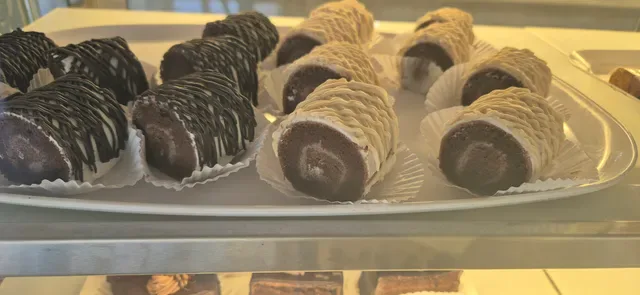 Selini Cafe & Bakery
