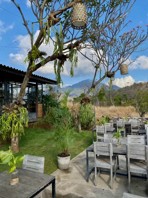 Senja Restaurant Sumberkima Hill retreat