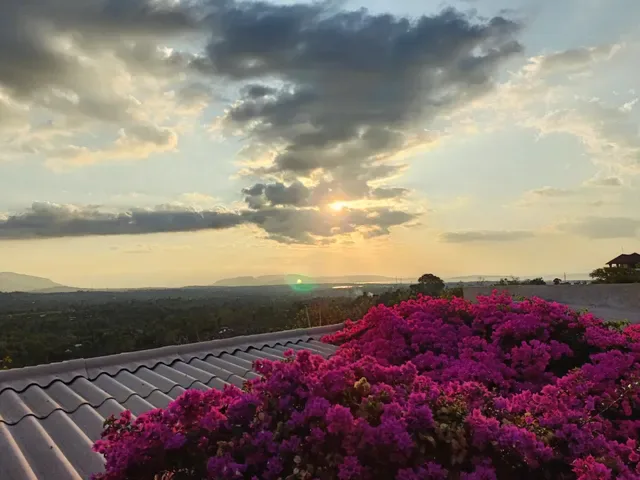 Senja Restaurant Sumberkima Hill retreat