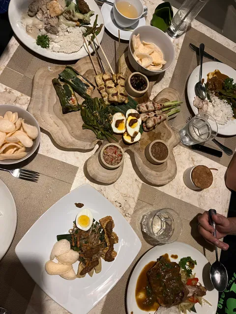 Senja Restaurant Sumberkima Hill retreat